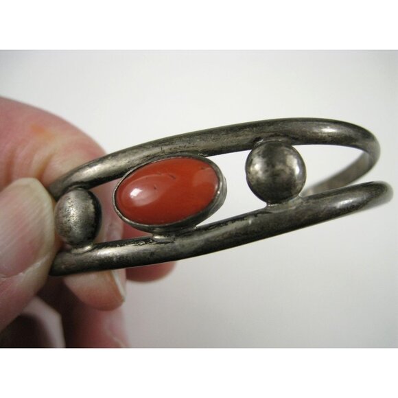 Vintage Silver Cuff Bracelet Coral Red Cabochon 24 grams - Picture 8 of 11